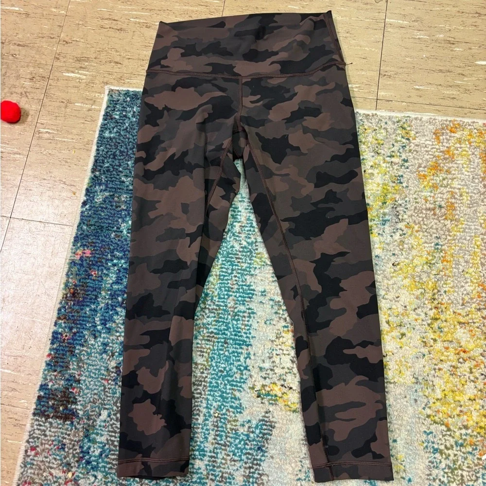 Bundle Base Pace HR Fleece floral electric & Wunder Train HR Crop Camo tights